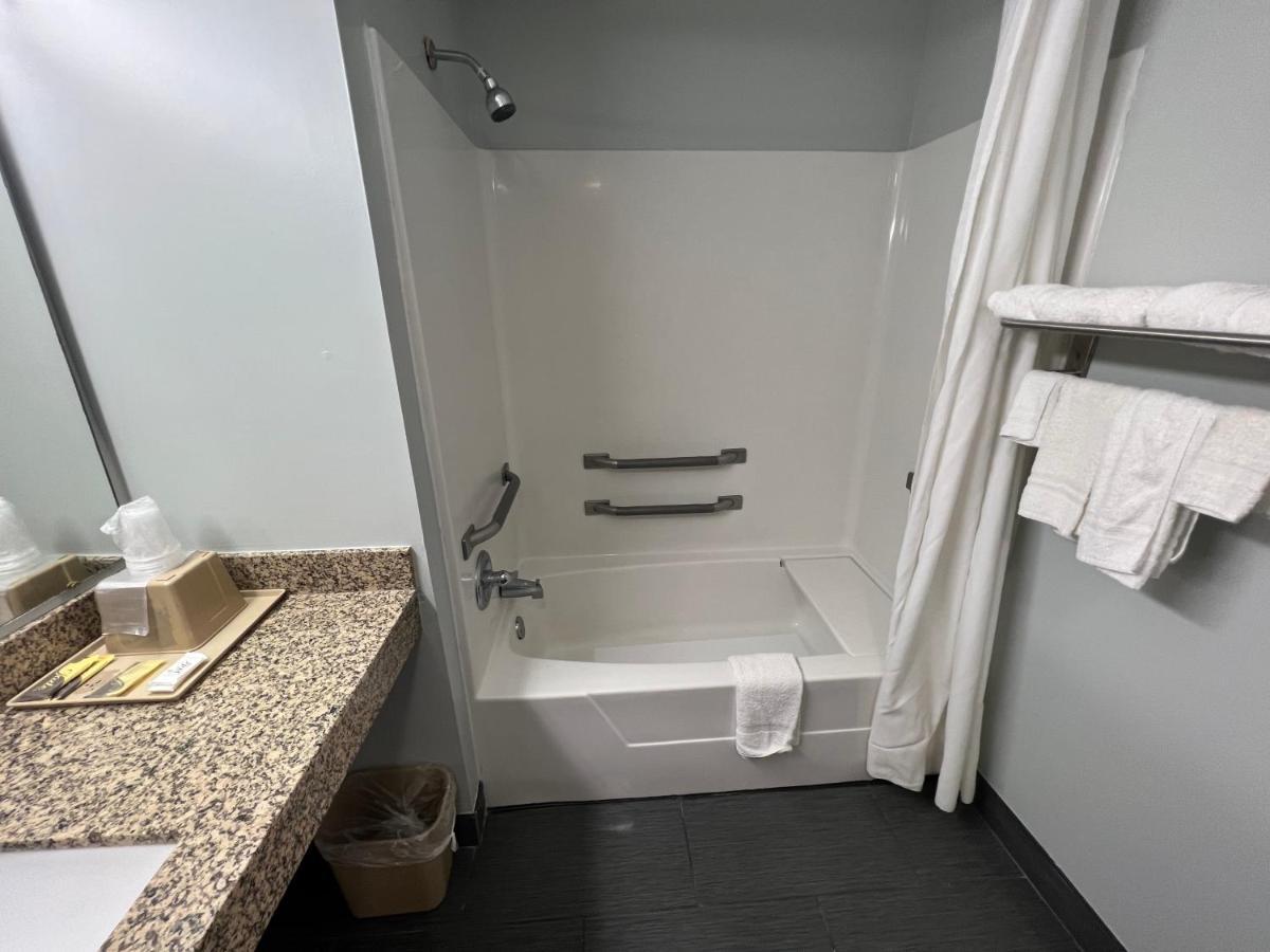 Pelham Executive Inn מראה חיצוני תמונה