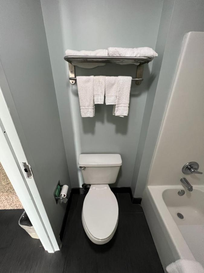 Pelham Executive Inn מראה חיצוני תמונה